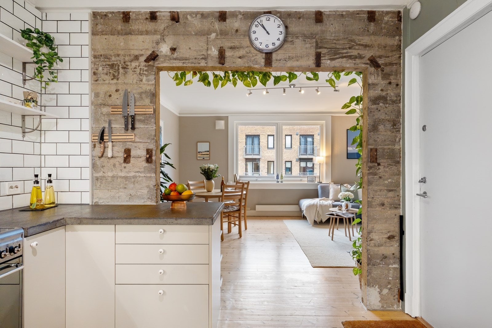 Åpen og sosial løsning mot stue Galleribilde