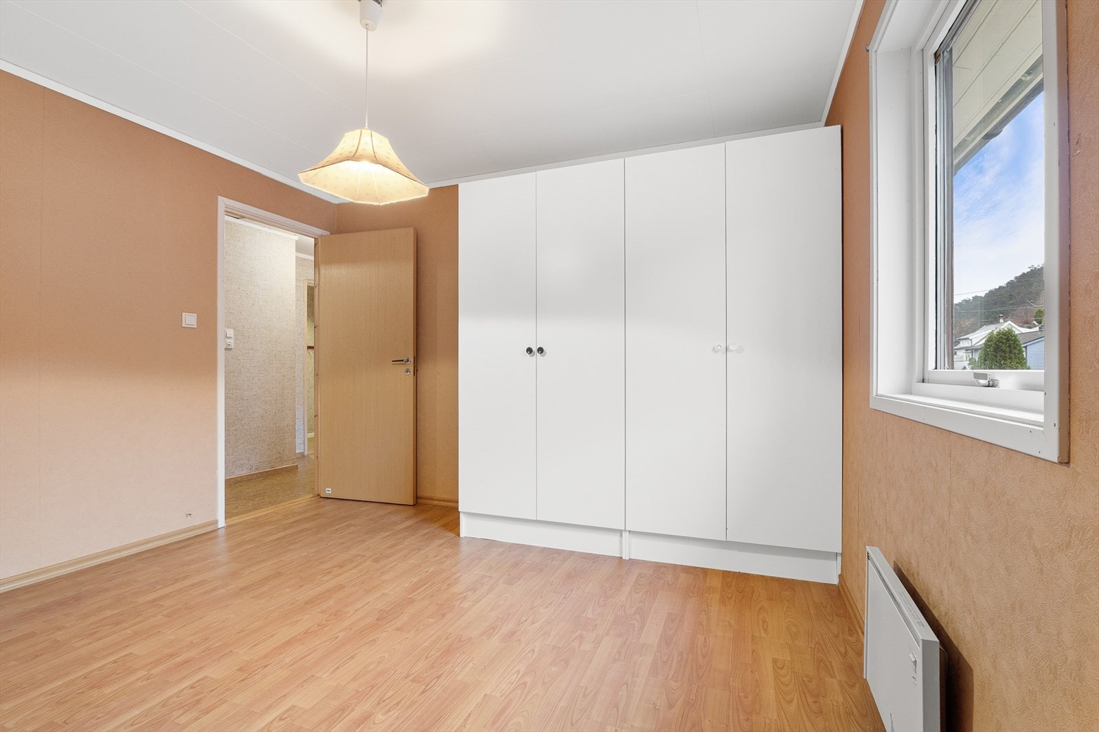 Soveromet har godt med skapplass. Galleribilde