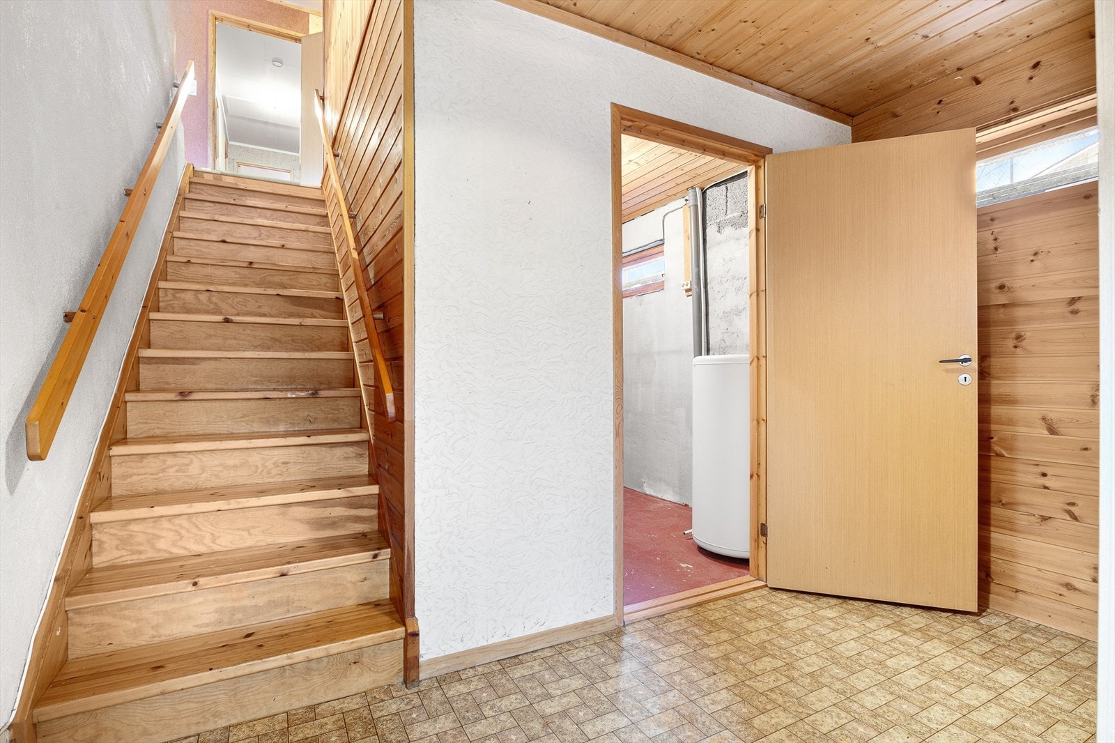 Gang i fra entre. Her kommer man inn til vaskrom og bodarealer. Galleribilde