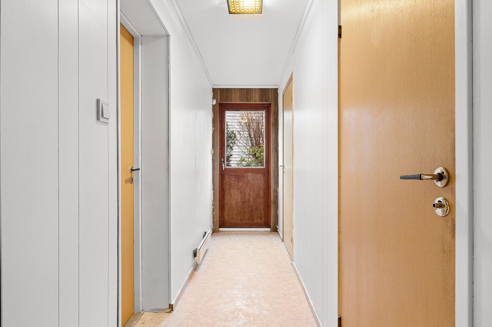 Her kommer man inn til soverom, bad og vaskerom til utleiedelen. Galleribilde