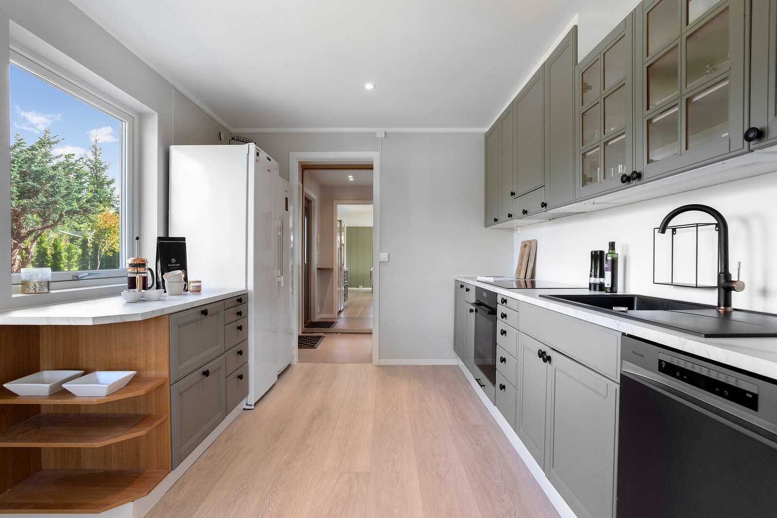 Klassisk kjøkken i moderne stil Galleribilde