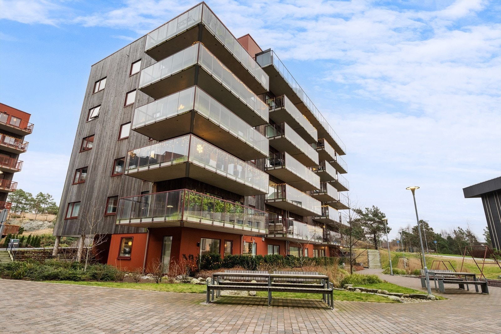 Bygget er oppført i 2022 og holder gjennomgående moderne god standard. Galleribilde