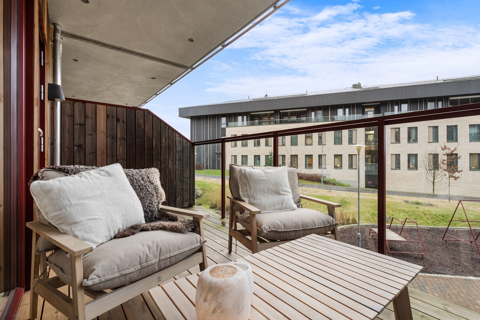 Leiligheten er oppført i 2022 og holder en høy gjennomgående standard. Galleribilde