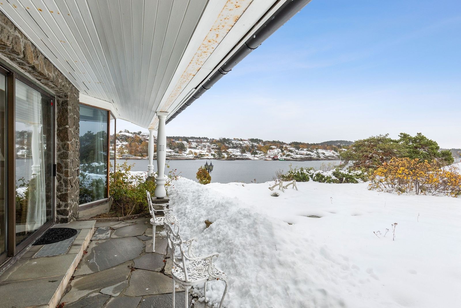 Eiendommen har nydelig sjøutsikt! Galleribilde