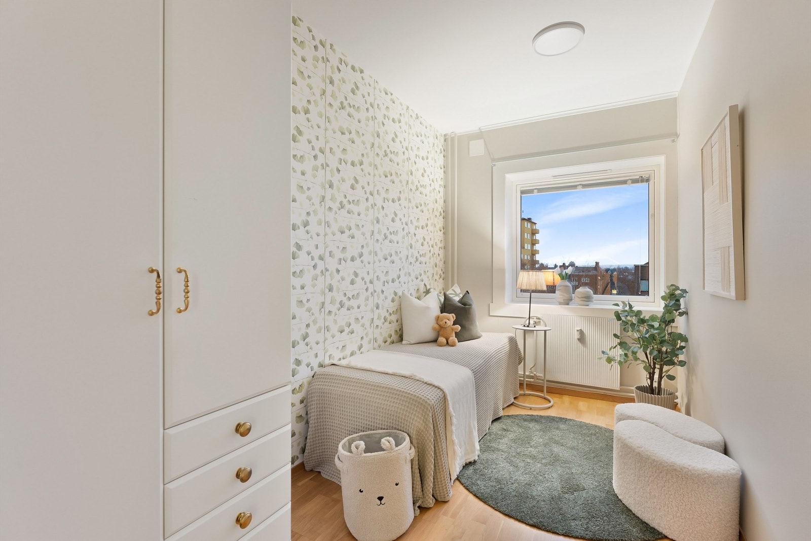 Det andre soverommet egner seg godt som barnerom, gjesterom eller kontor. Galleribilde