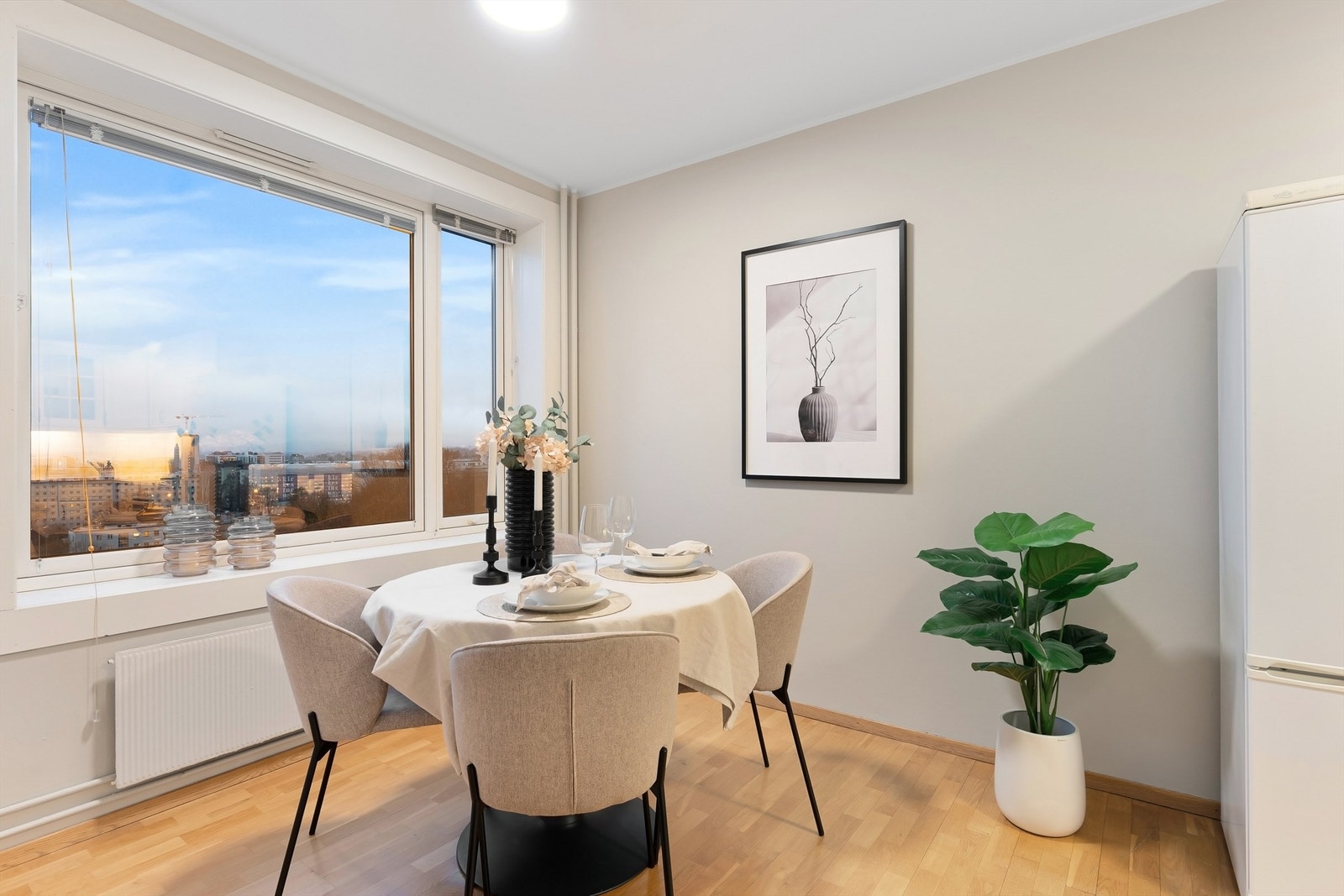 Her er det plass til et spisebord for hyggelige sammenkomster. Galleribilde