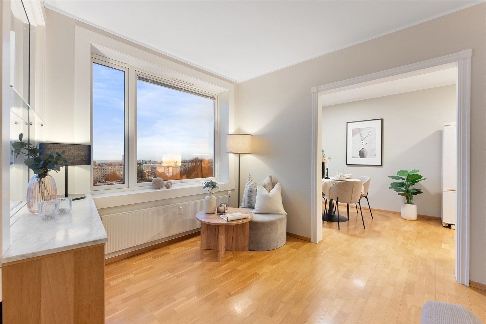 Utsikten fra 8. etasje gir en god romfølelse og oversikt. Galleribilde