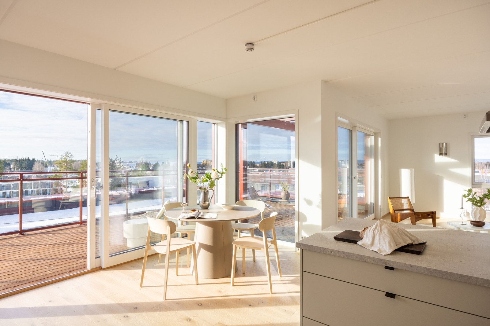 Stor 5-roms toppleilighet fra 2024 med nybygg-garanti. To bad og mulighet for kjøp av garasjeplass. Galleribilde