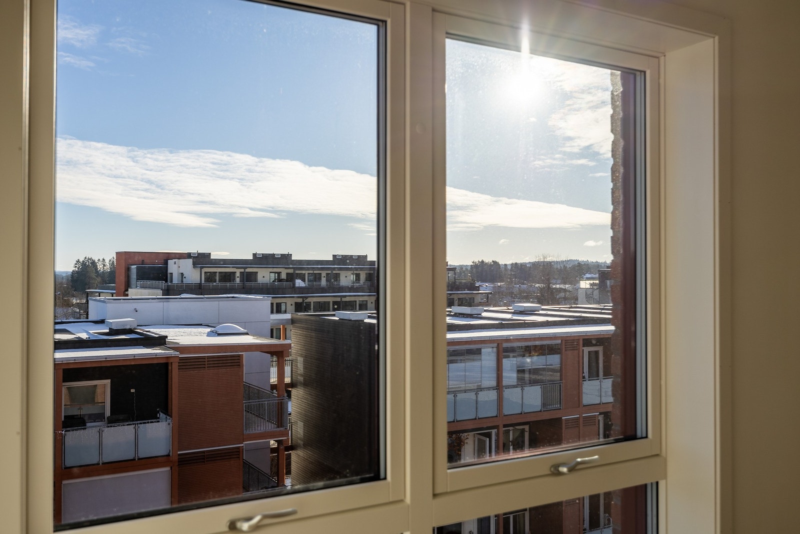 Fantastisk utsyn fra leiligheten. Høytliggende og privat. Galleribilde