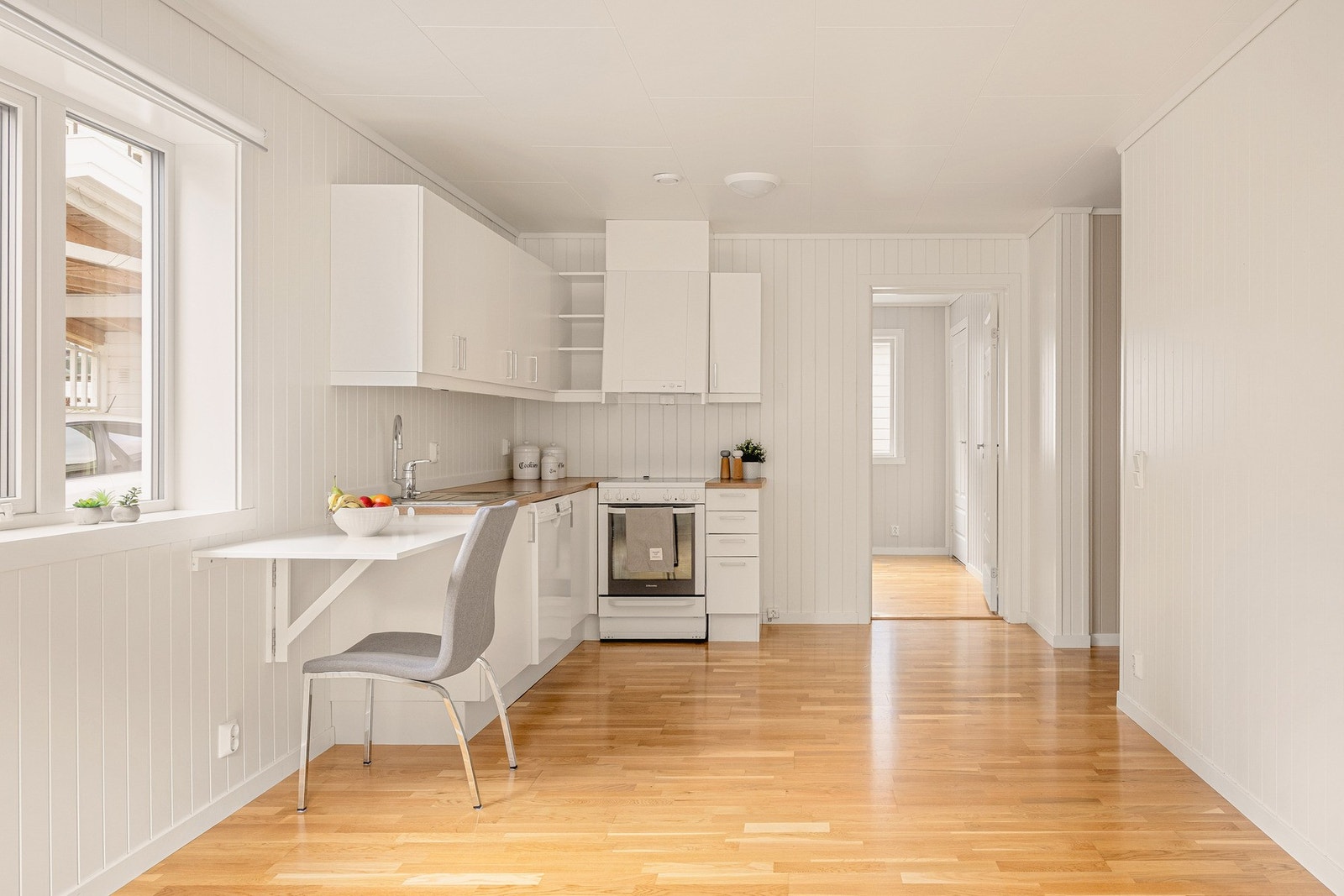 De nesten 20 kvm gir et fleksibelt allrom som er perfekt for sosialt samvær. Galleribilde