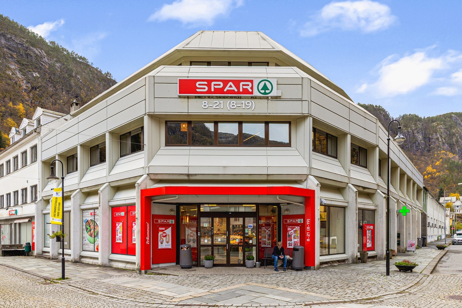 Spar Dale er kun 2 minutters gange unna. Galleribilde