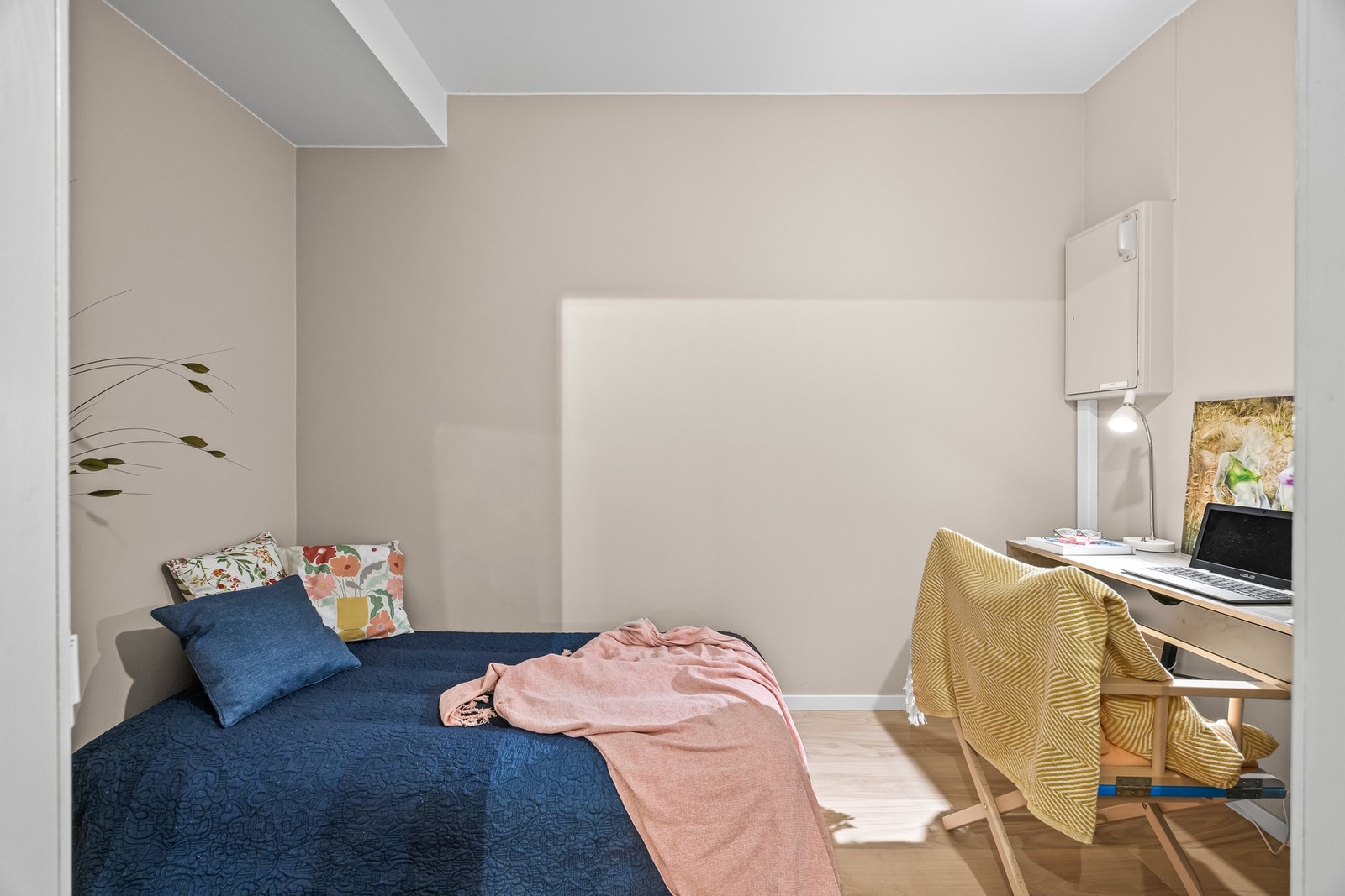 Rommet har flere bruksmuligheter som f.eks omkledningsrom eller kontor. Galleribilde