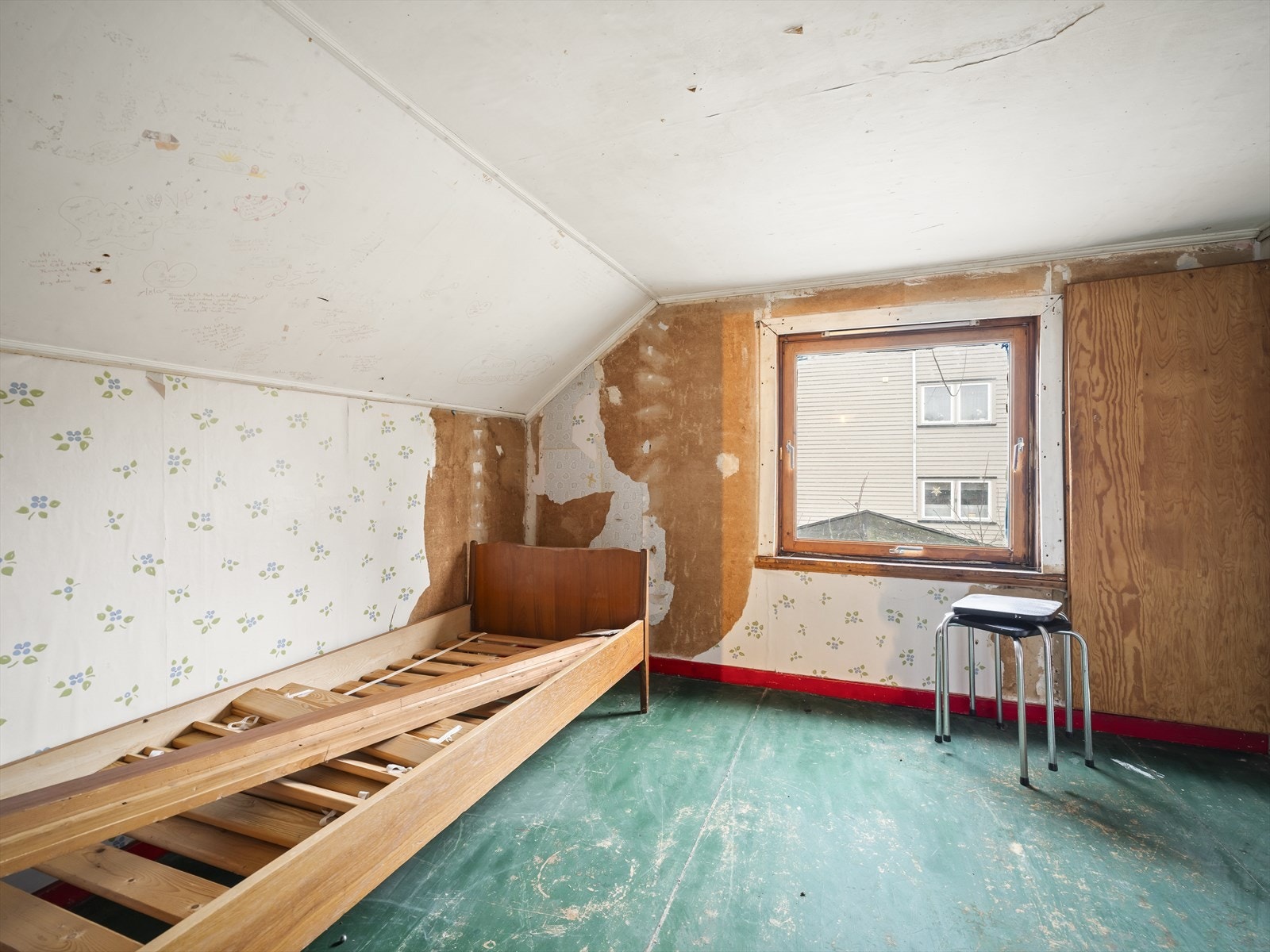 Innerst på loftet har det tidligere vært et oppholdsrom Galleribilde