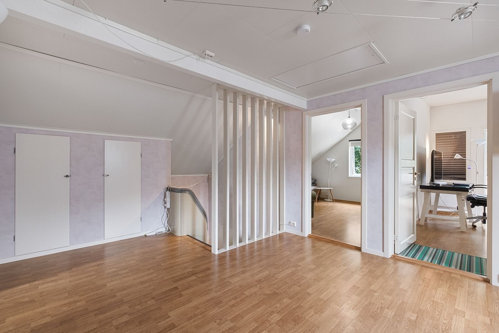 2. etasje inneholder stue, 4 soverom og 2 kott. Galleribilde