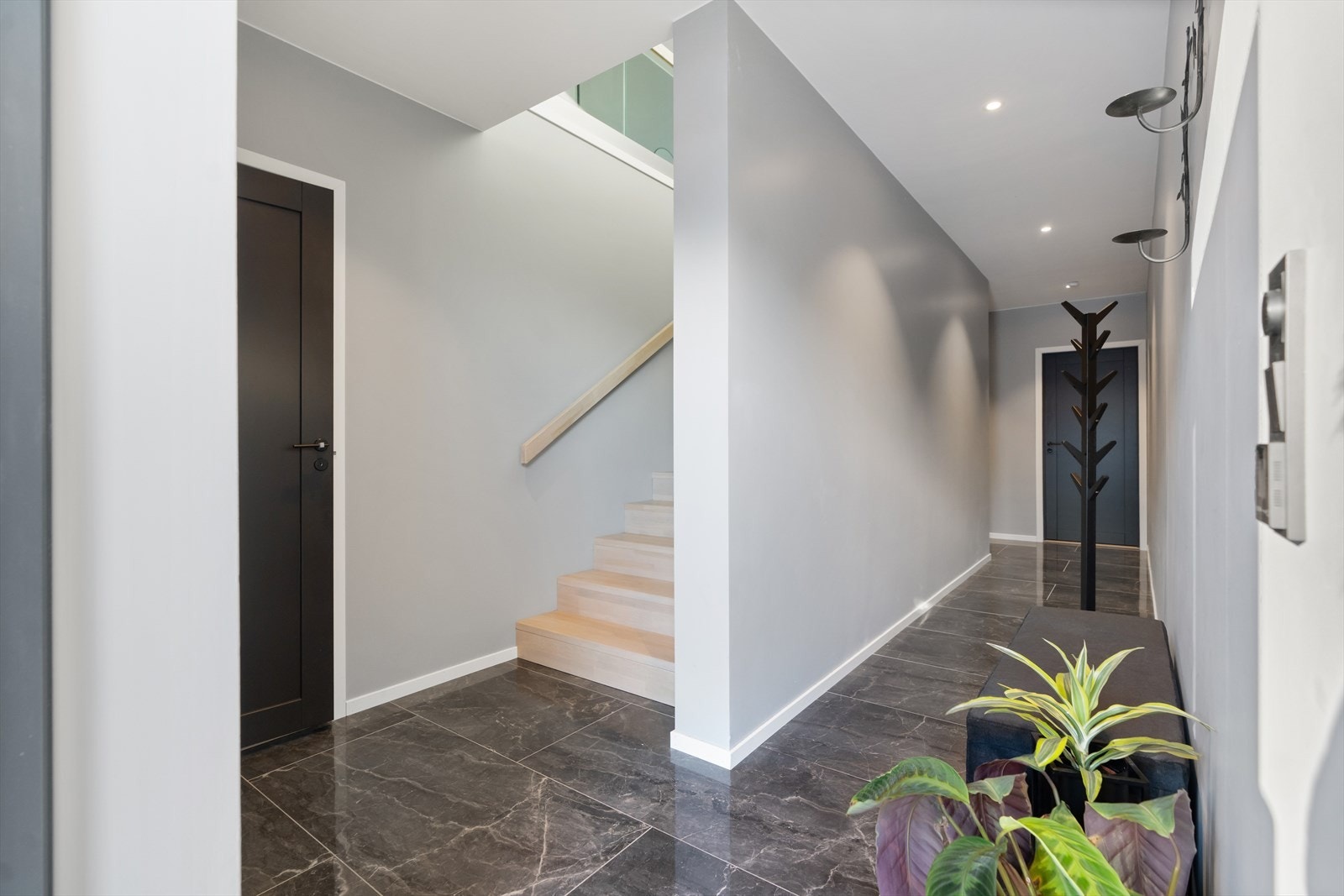 Sett inn fra entreen. Galleribilde