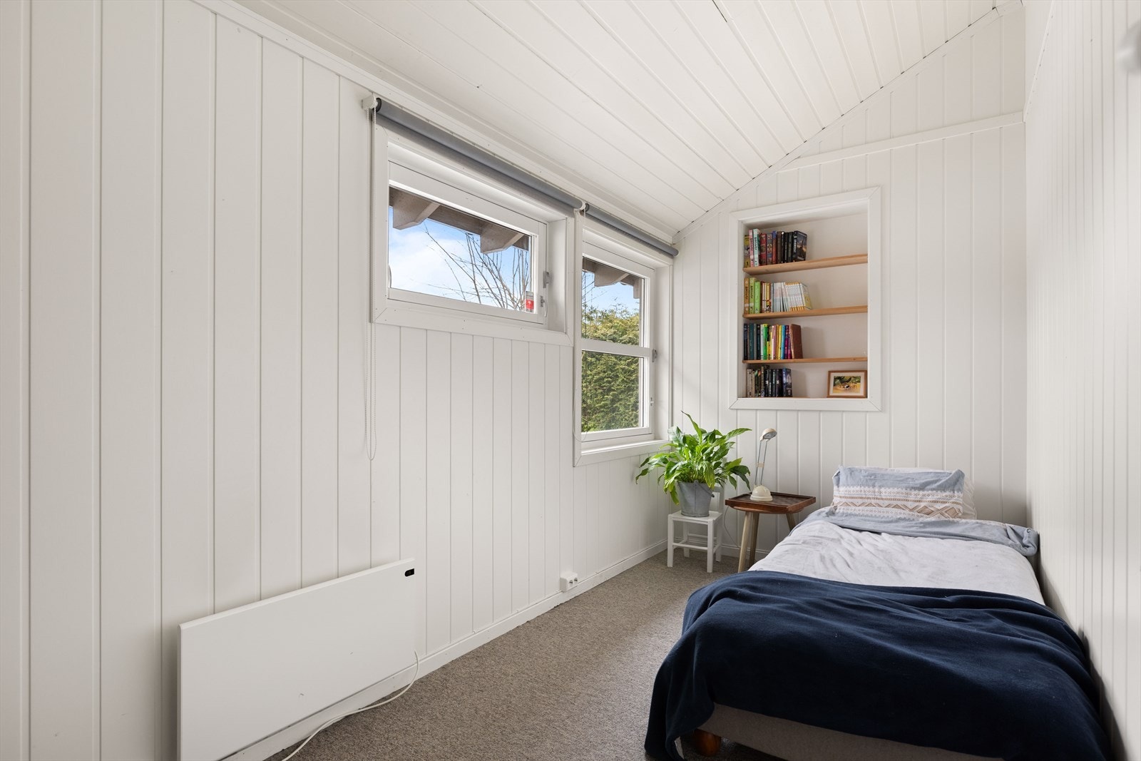 Innredet rom i første etasjen. Rommet er ikke godkjent som soverom og er oppført som "sport"(bod) i godkjente tegninger. Galleribilde