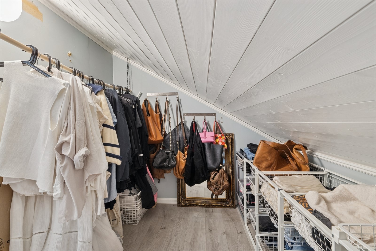 Omkledningsrom i 2. etasje. Galleribilde