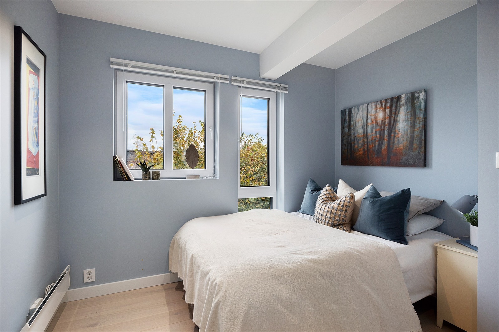 Fire av soverommene ligger i boligens 2. etasje Galleribilde