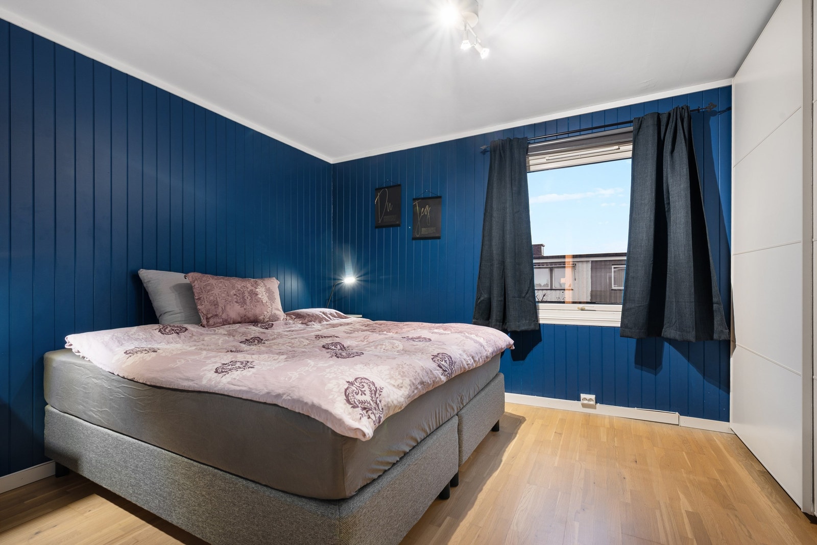 Soverom I Galleribilde