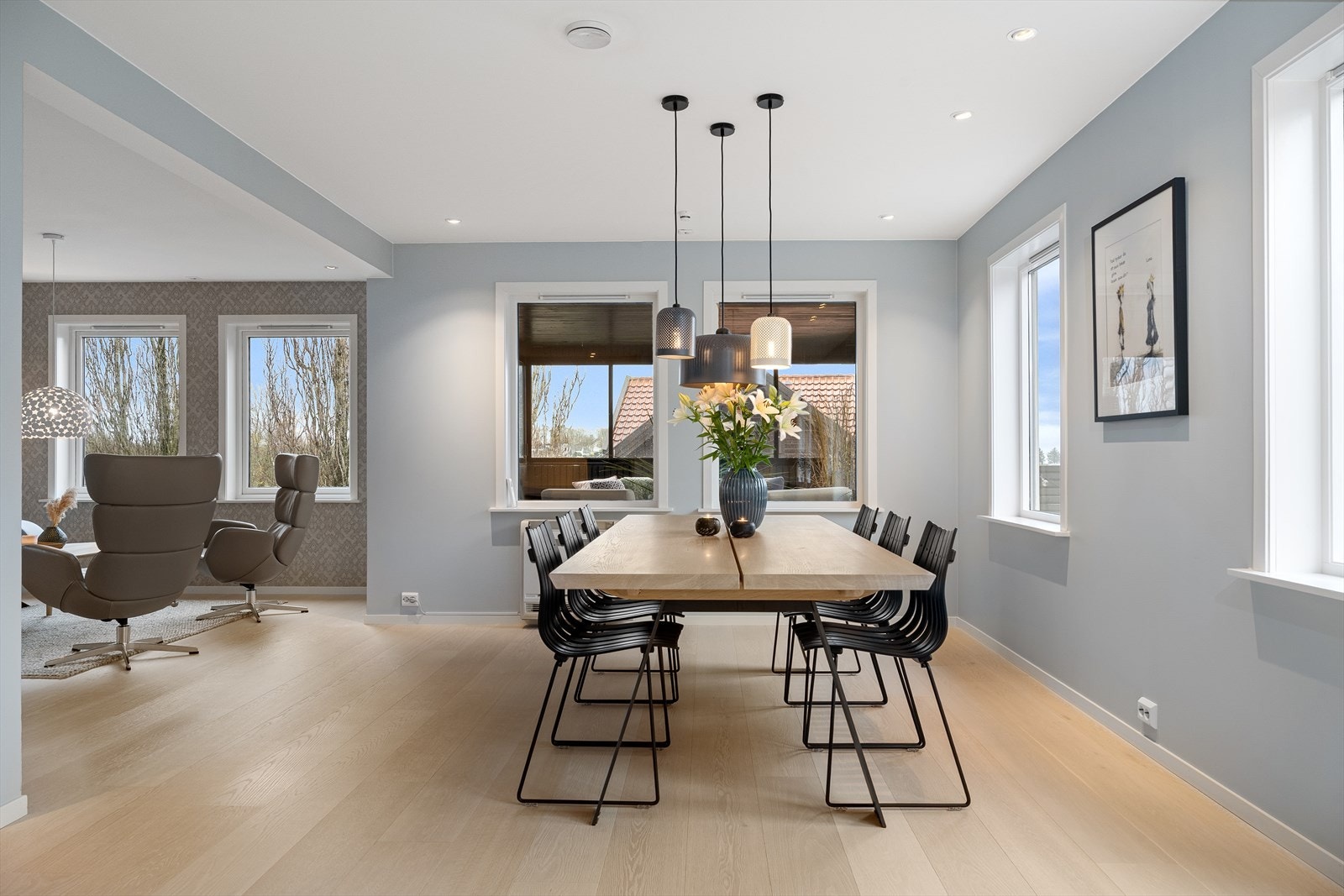 God plass til både sofa og spisebord. Galleribilde