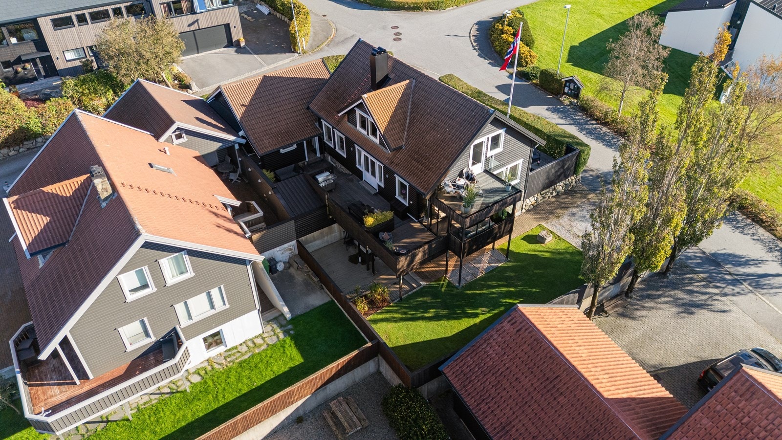 Flere solrike uteområder. Galleribilde