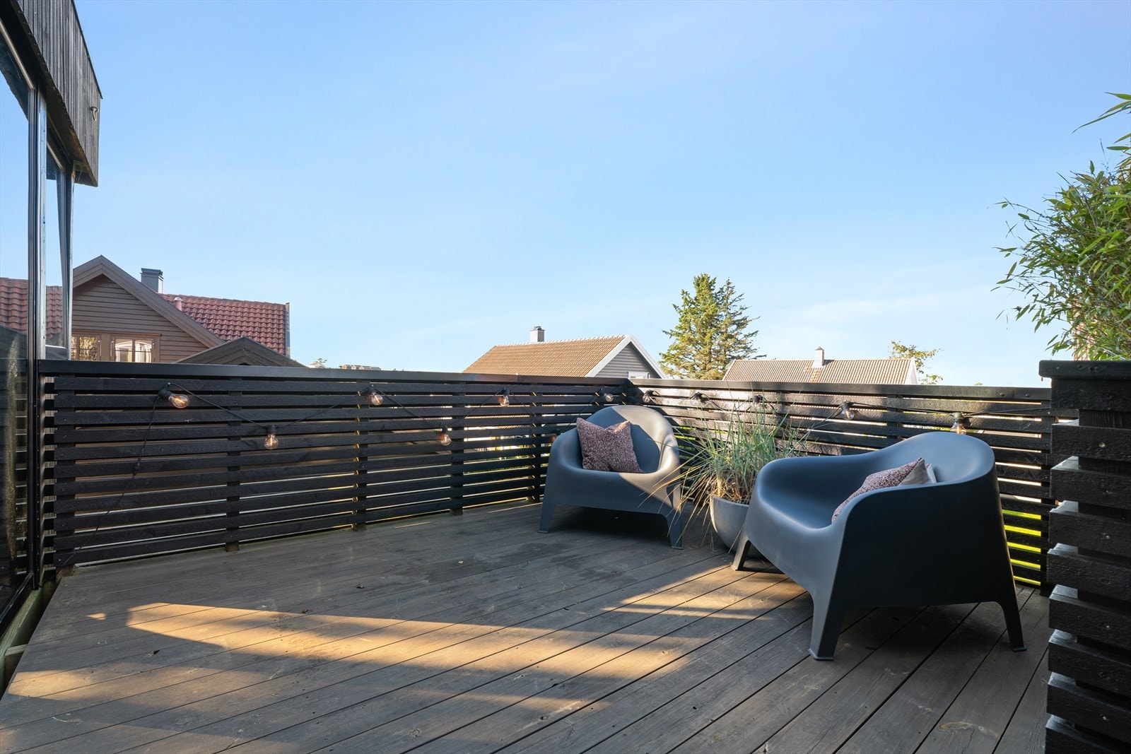 Solrikt uteområde. Galleribilde