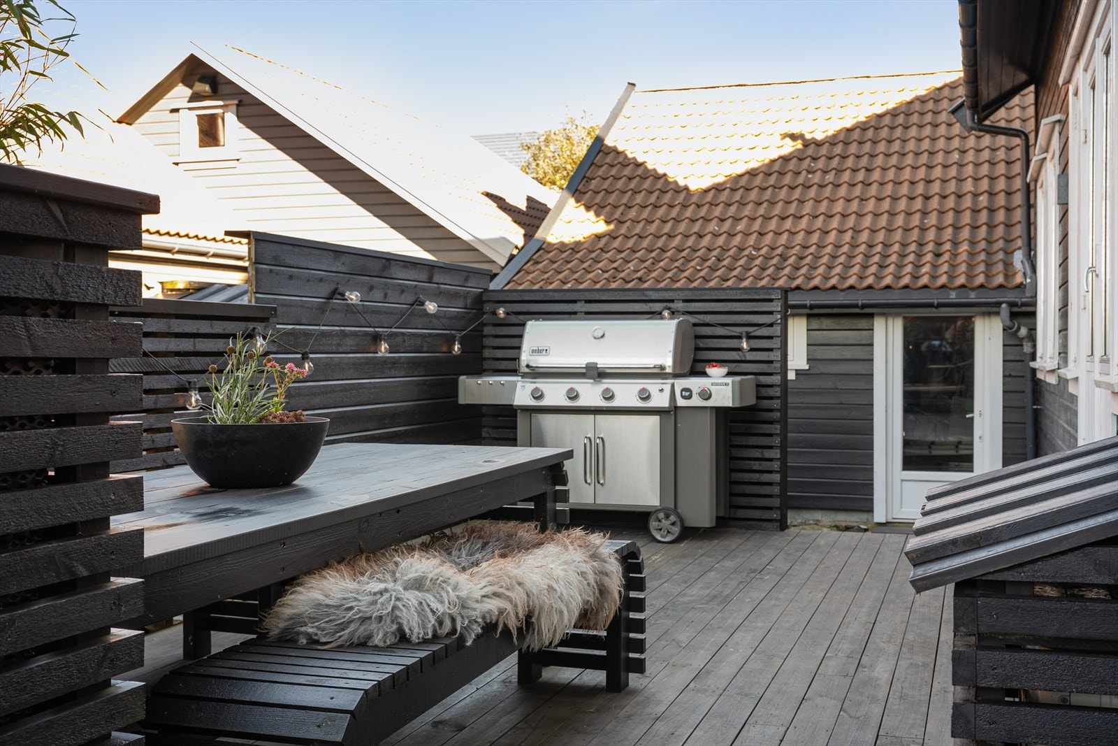 Solrikt uteområde. Galleribilde