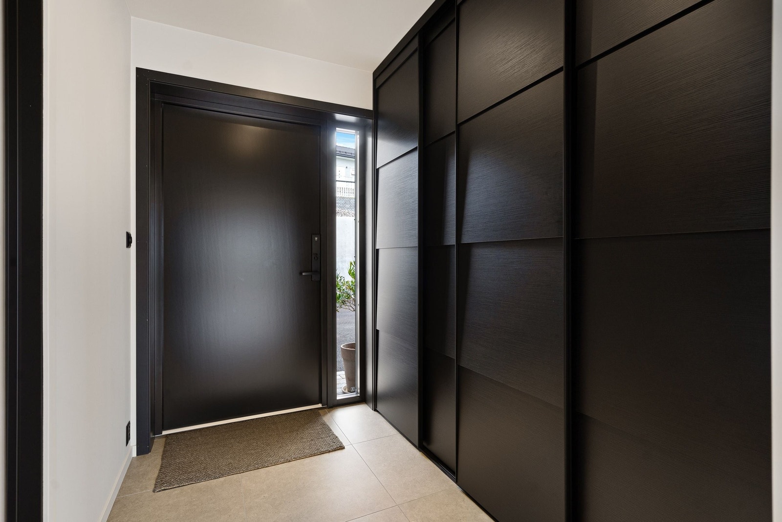 Velkommen inn i stilige, moderne omgivelser Galleribilde