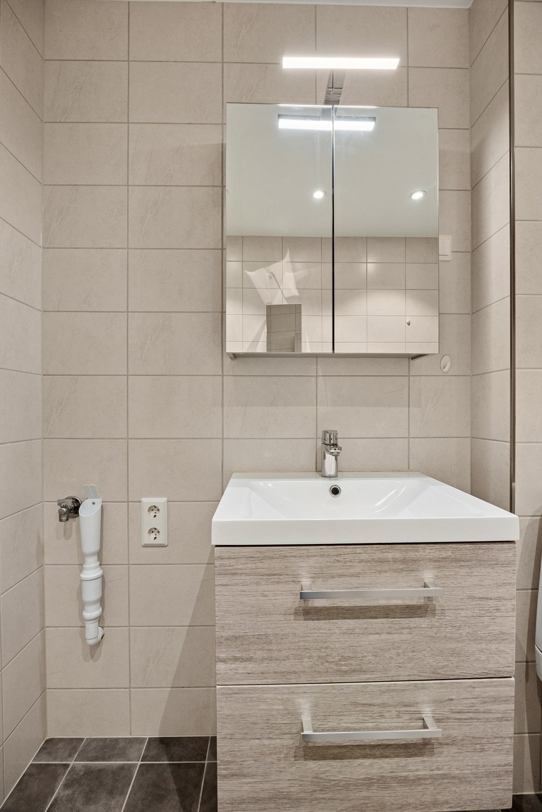 Opplegg for vaskemaskin (60cm bredde) Galleribilde