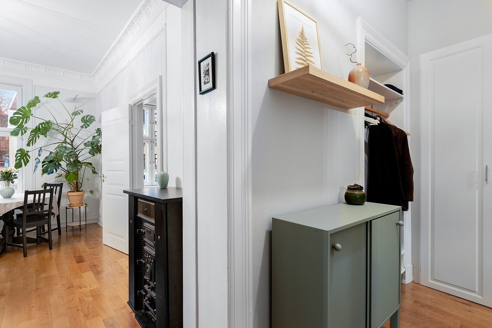 Gang med gode oppbevaringsmuligheter. Galleribilde