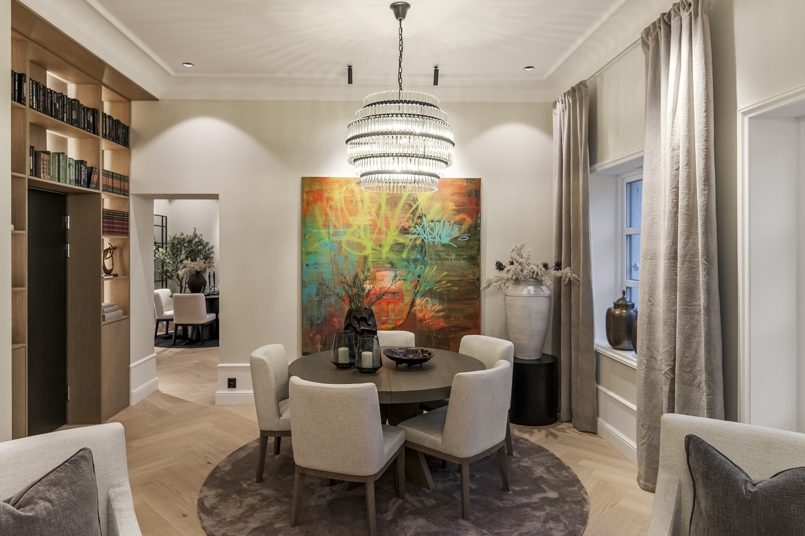 Sammen danner de store, sosiale soner med lun hotellfølelse og et kunstnerisk uttrykk. Galleribilde