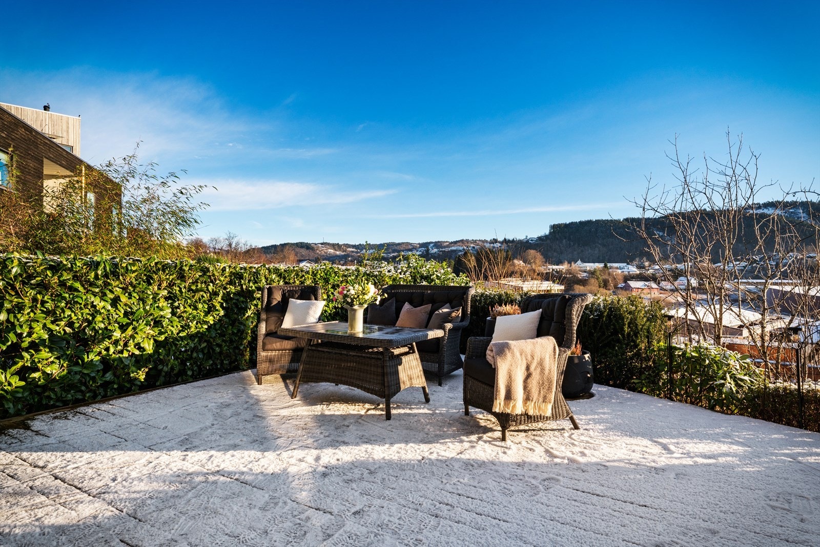 - Leilighetens utearealer strekker seg utover et areal på ca. 50 m²! - Galleribilde