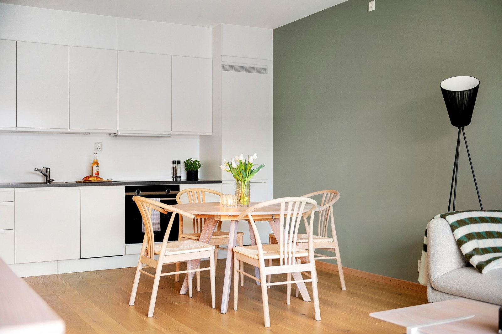 God plass til spisegruppen Galleribilde