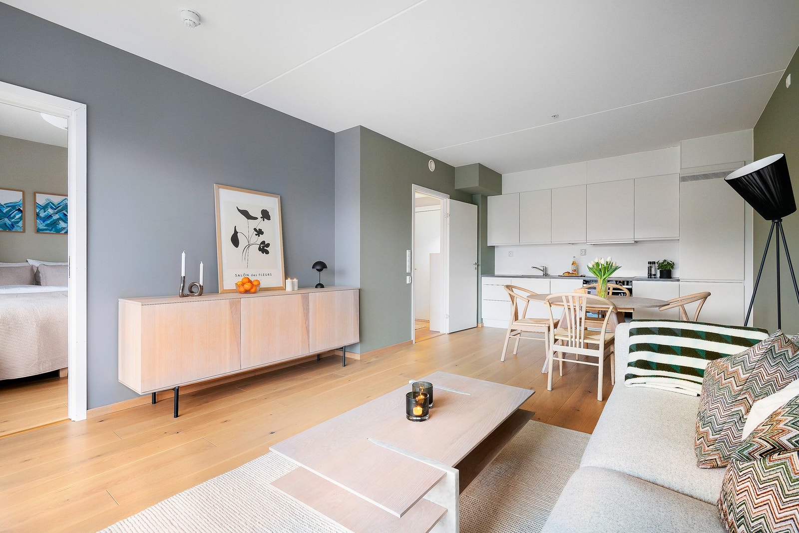 1-stav eikeparkett i hele leiligheten utenom bad Galleribilde