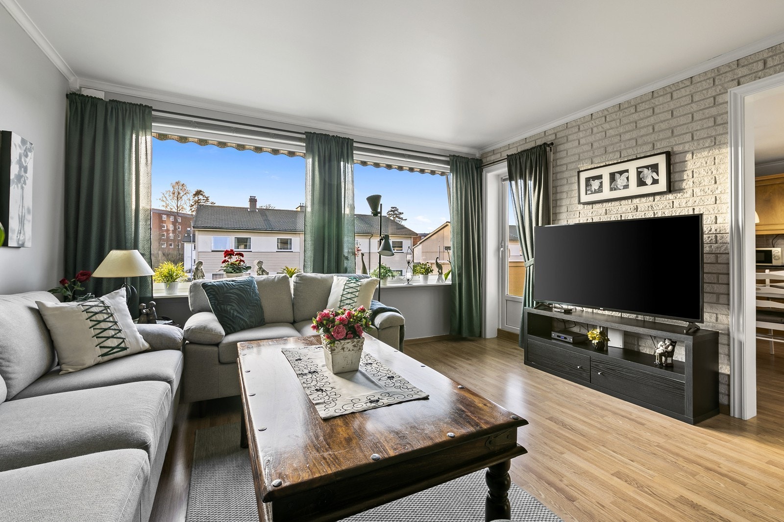 Leiligheten er en romslig 3-roms med god planløsning og vestvendt balkong Galleribilde