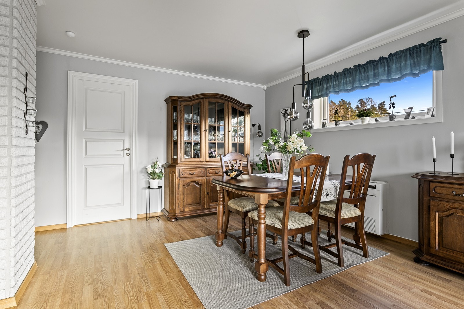 Gulvmodell varmepumpe i leiligheten Galleribilde