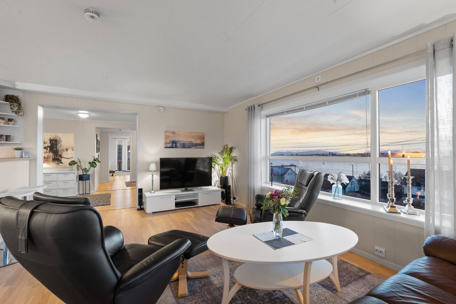 Flott og romslig andelsleilighet med nydelig utsikt Galleribilde