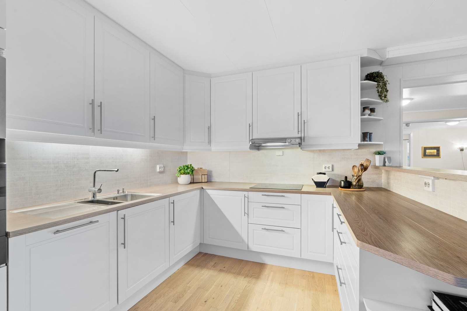 Delikat kjøkkenløsning som kombinerer stil og funksjon Galleribilde