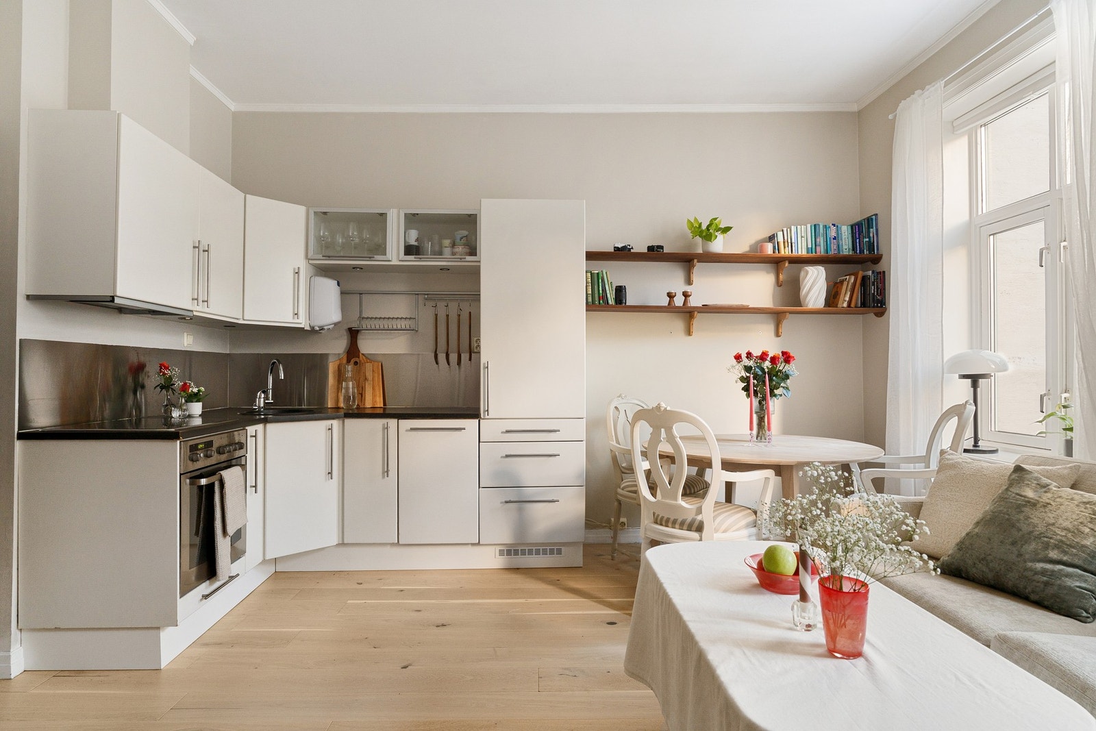 Selgers ord: "Leiligheten har en god planløsning som gjør at den føles større enn den er." Galleribilde