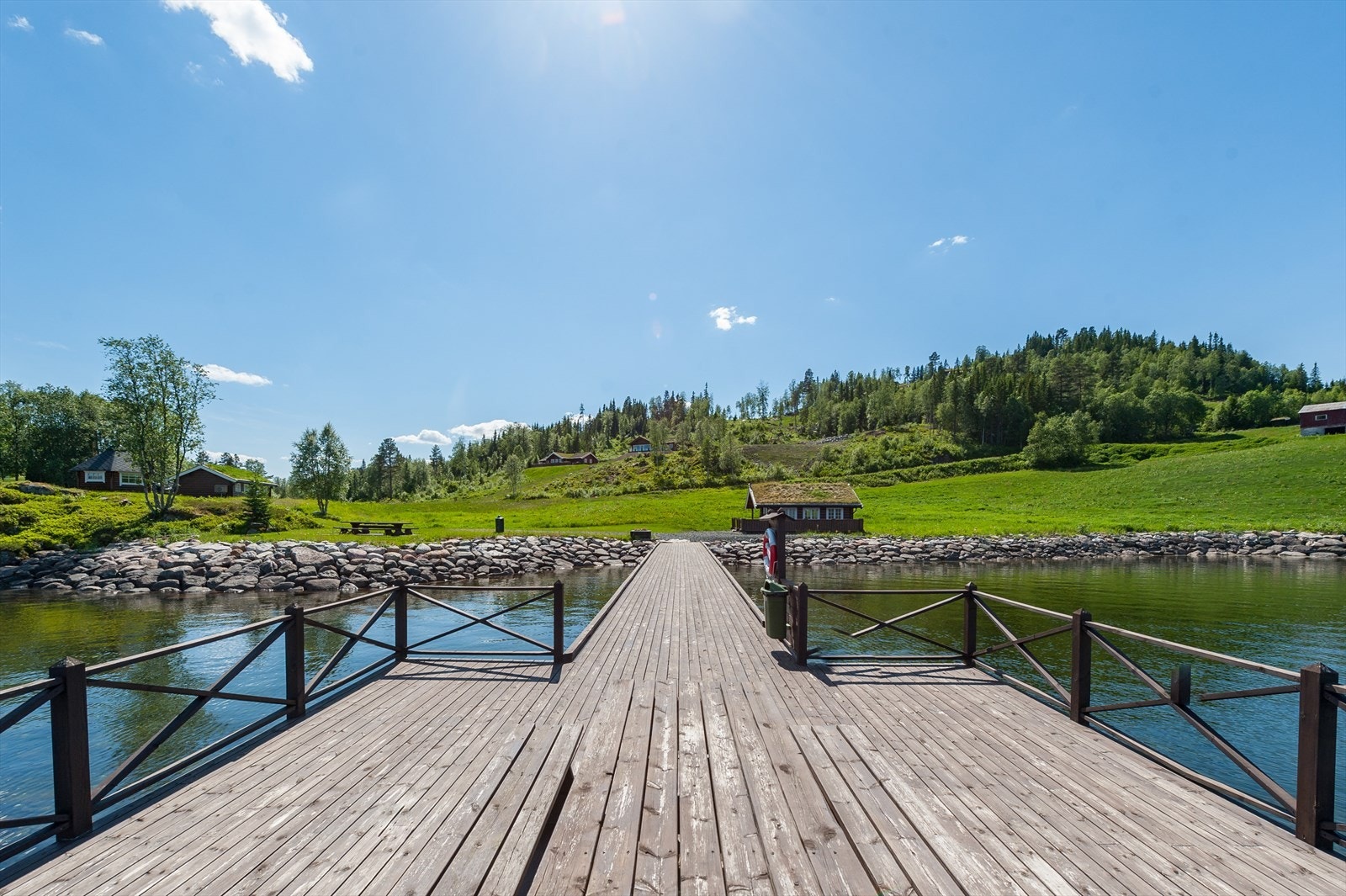 Tomtene har en størrelse fra 800-1000 kvm. Alle ligger flott til med sol og utsikt over Totak. Galleribilde