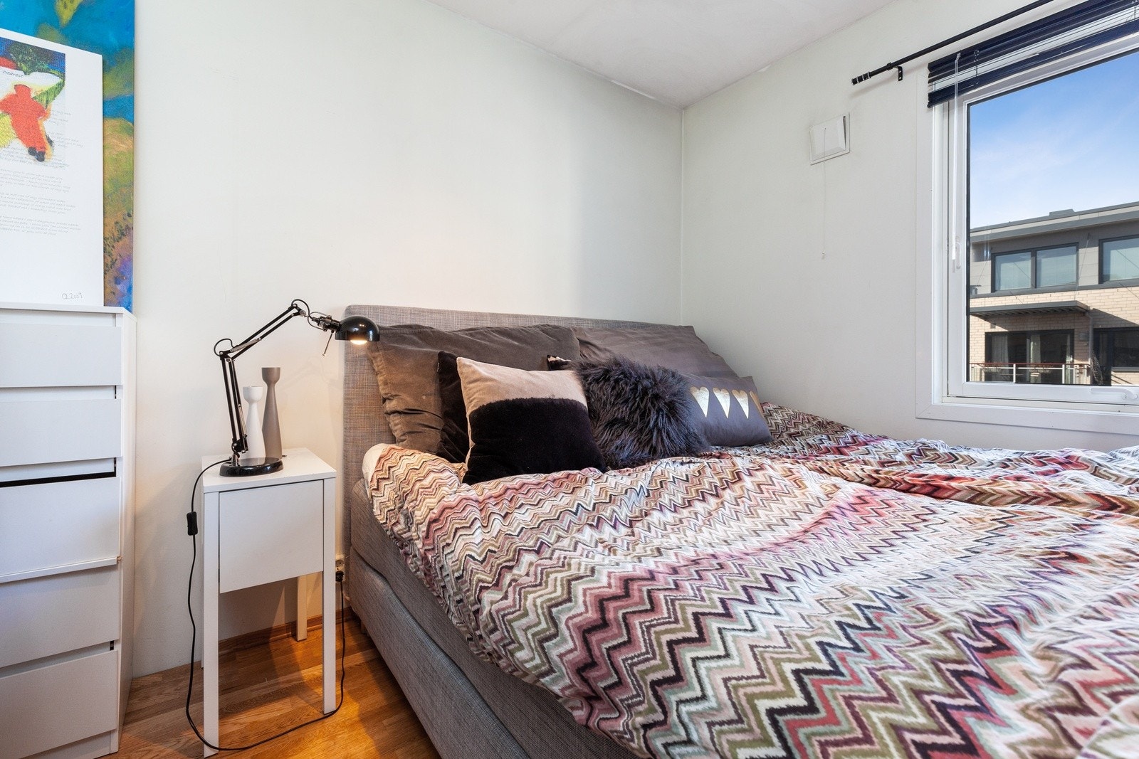 God plass til dobbeltseng og garderobeskap på begge soverom. Galleribilde