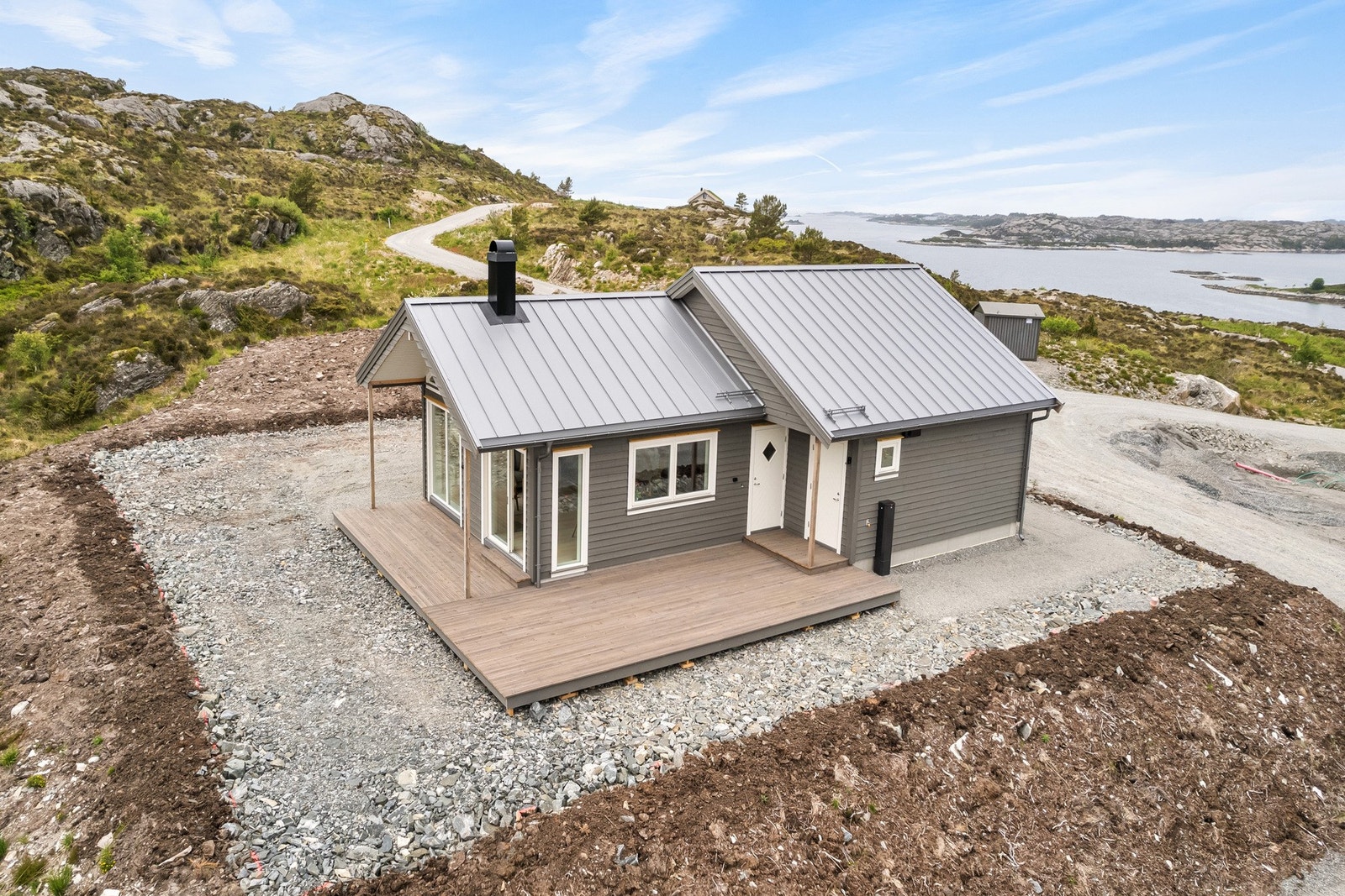 Her har man muligheter til å lage til et flott uteområde rundt hytten. Galleribilde