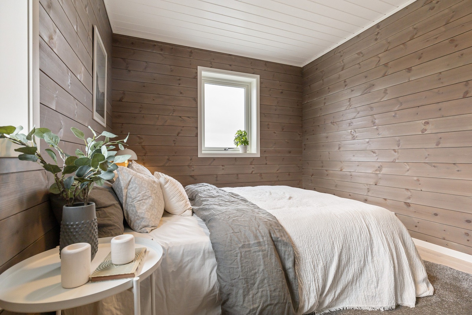 Her har man god plass til dobbeltseng og garderobeskap. Galleribilde