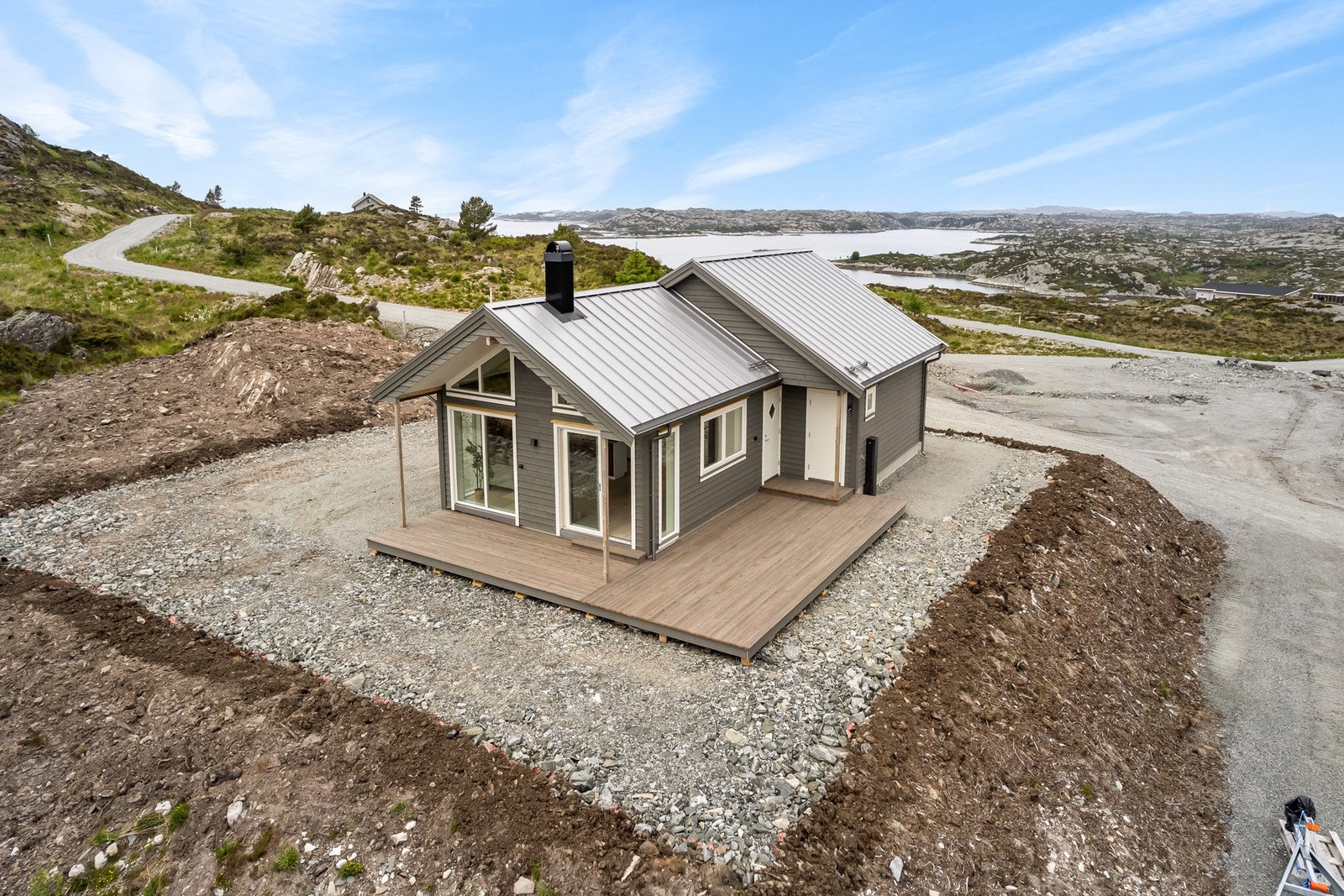 Det er opparbeidet flott terrasse på 47 m². Galleribilde