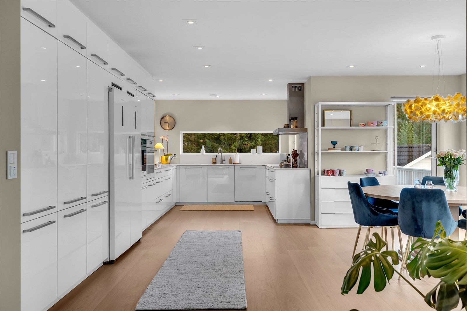 Ny kokeplate i 2024 og stekeovn fra 2022. Mekanisk avtrekk via kjøkkenventilator Galleribilde