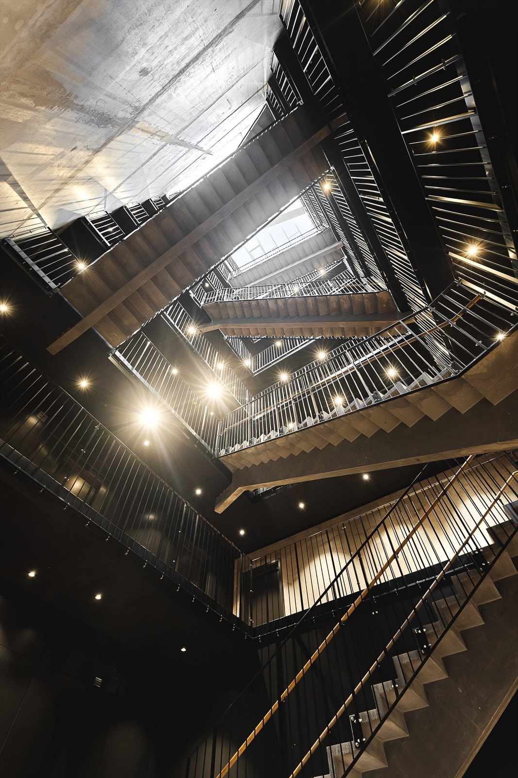 Trappeoppgangen i bygget setter standarden. Galleribilde