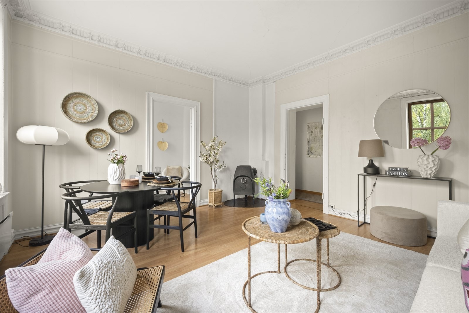 I stuen er takhøyden oppmålt til ca. 2.97 meter. Galleribilde