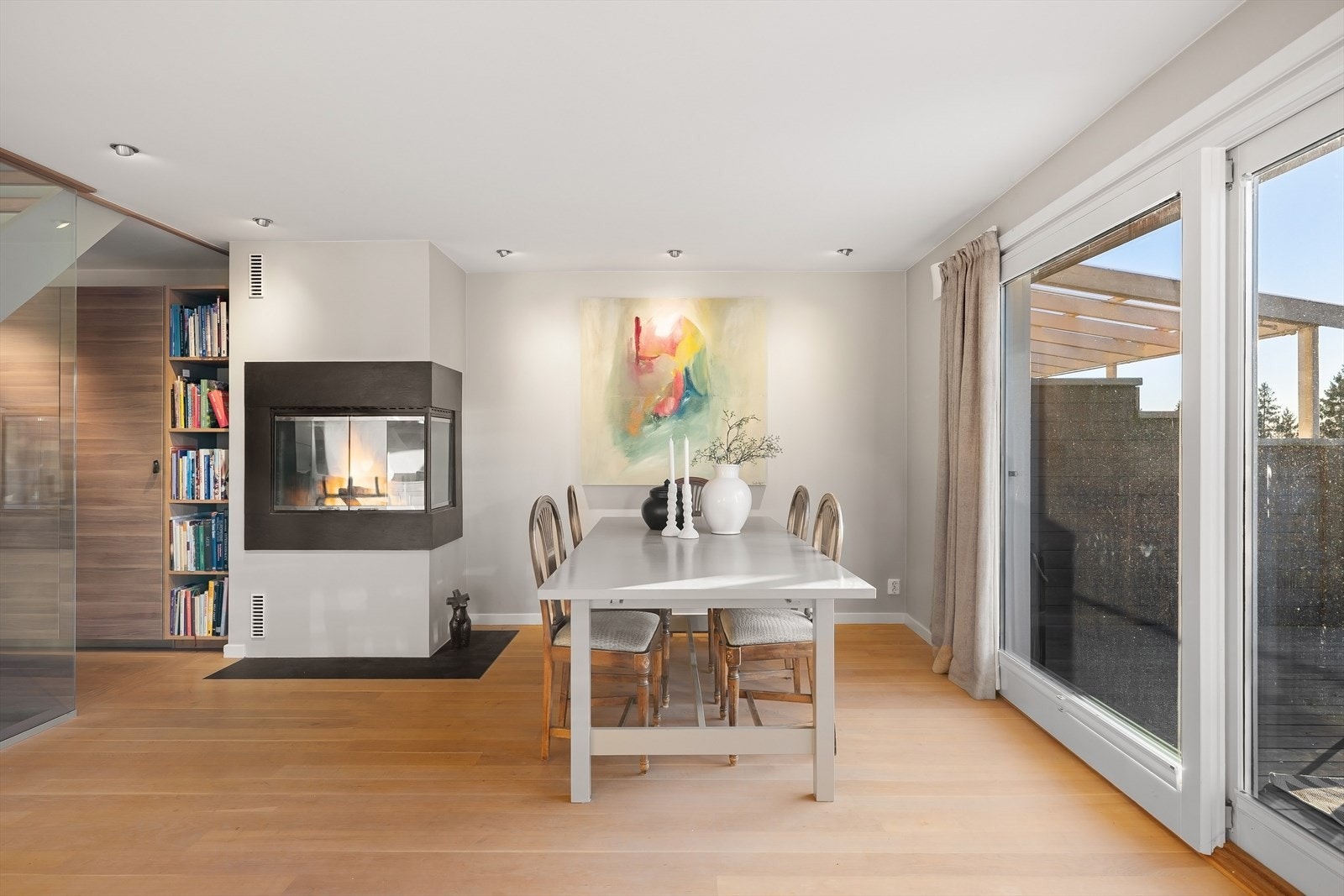 Hyggelig hjørnepeis i stuen Galleribilde