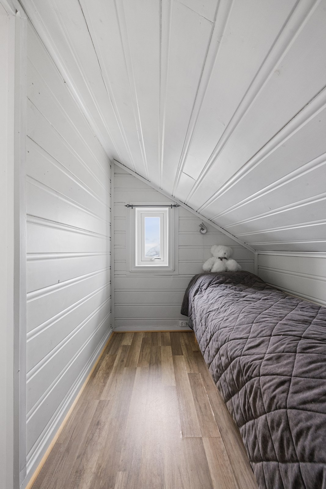 Det også er ideelt som et romslig walk-in-closet, kontor eller barnerom. Galleribilde