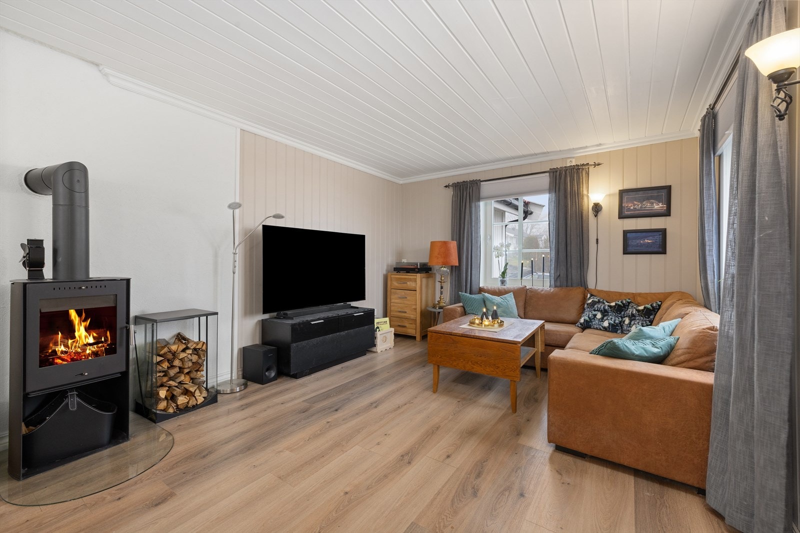 Boligen kombinerer historisk sjel fra slutten av 1800-tallet med moderne komfort etter omfattende oppgraderinger i 2011. Galleribilde